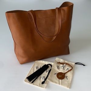 New Madewell The Transport Tote English Saddle Handbag Bag w/ charms tags